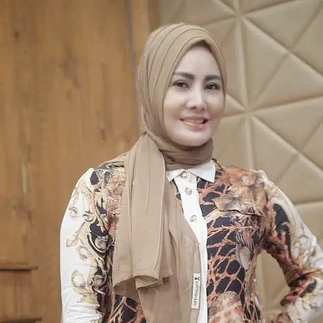 Putuskan Berhijab, Ini 6 Potret Terbaru Cici Paramida Awet Muda di Usia 47 Tahun