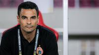 Pelatih kepala Persija Jakarta, Carlos Gonzales Pena sebelum dimulainya laga perebutan peringkat ketiga Piala Presiden 2024 menghadapi Persis Solo di Stadion Manahan, Solo, Sabtu (3/8/2024). (Bola.com/Bagaskara Lazuardi)
