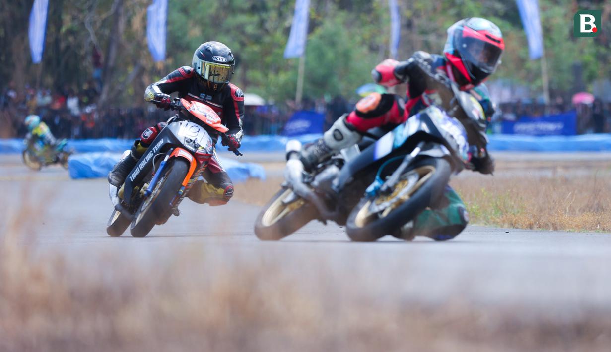 Antusiasme terlihat dari jumlah peserta yang mencapai 246 starter, yang berlaga di 13 kelas dilombakan. (Bola.com/M Iqbal Ichsan)