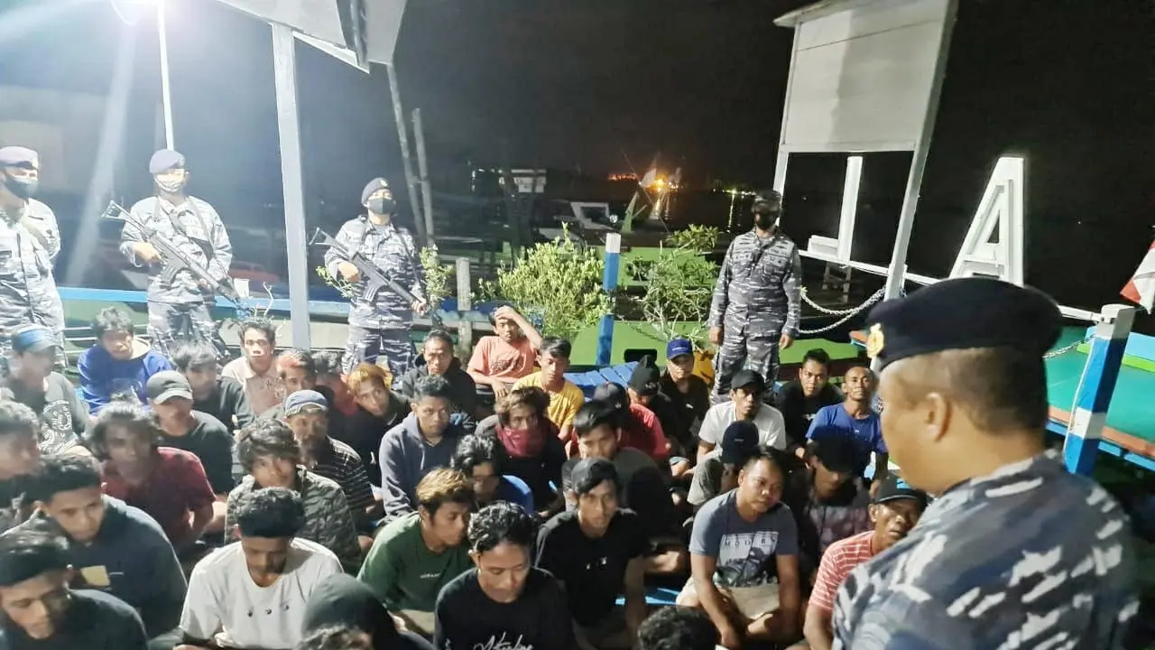TNI AL Balikpapan amankan pencurian batu bara.
