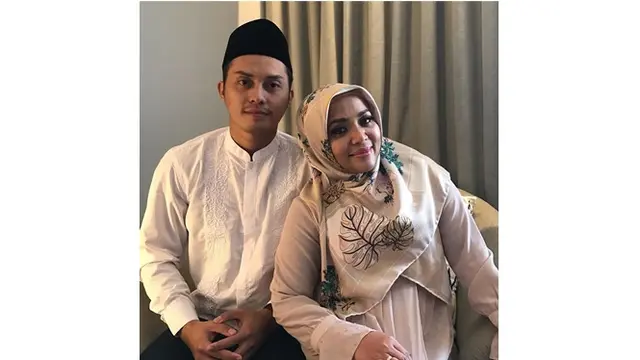 Potret Muzdalifah Gunakan Makeup Tebal (sumber: instagram/muzdalifah999)