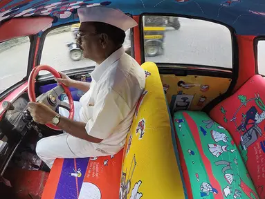 Taxi Fabric yang berbasis di Mumbai, India, menciptakan sesuatu yang baru di dalam taksi yaitu mengubah dalam taksi dengan desain interior yang sangat menarik dan lebih cerah. (facebook.com/TaxiFabric)