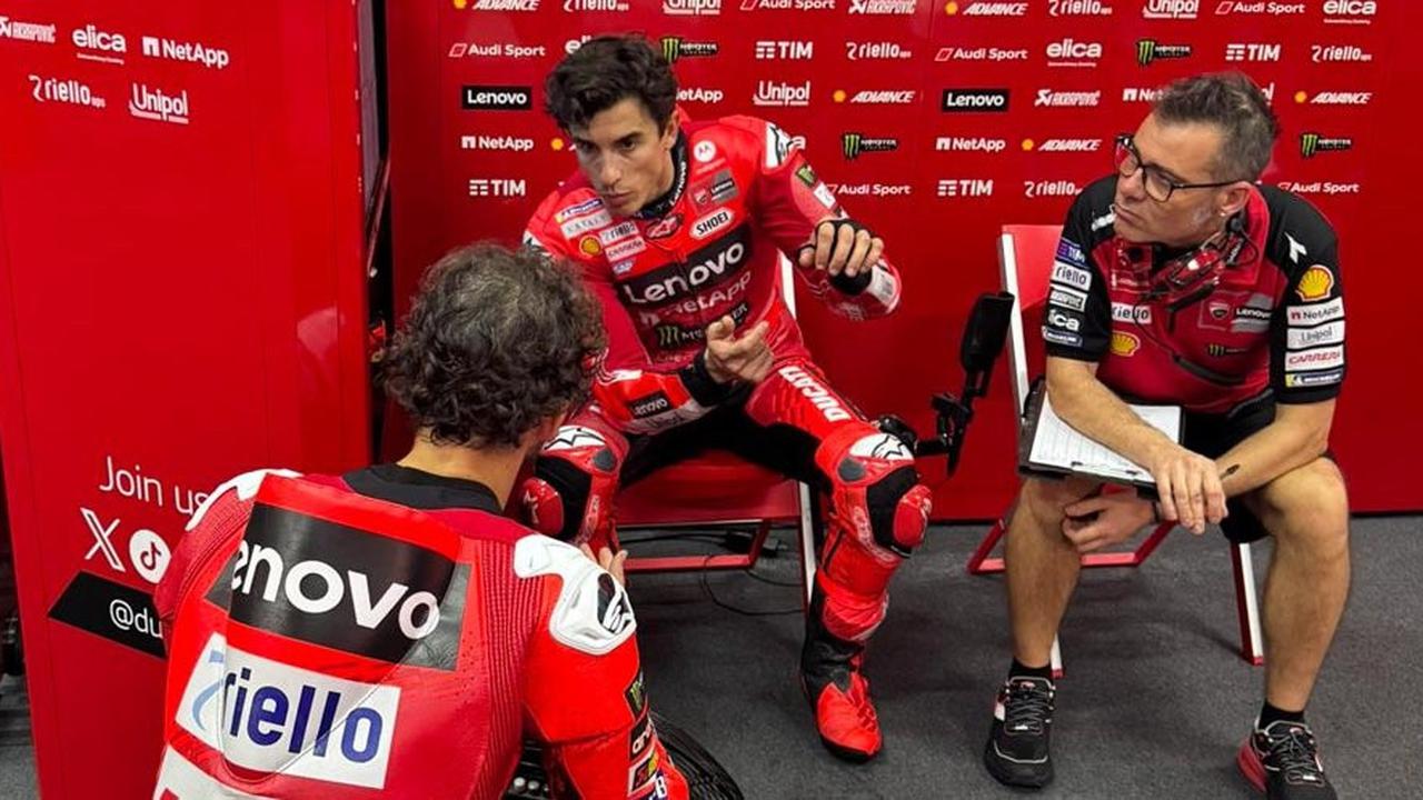 Marc Marquez, Pecco Bagnaia, dan Marco Rigamonti (c) Ducati Corse