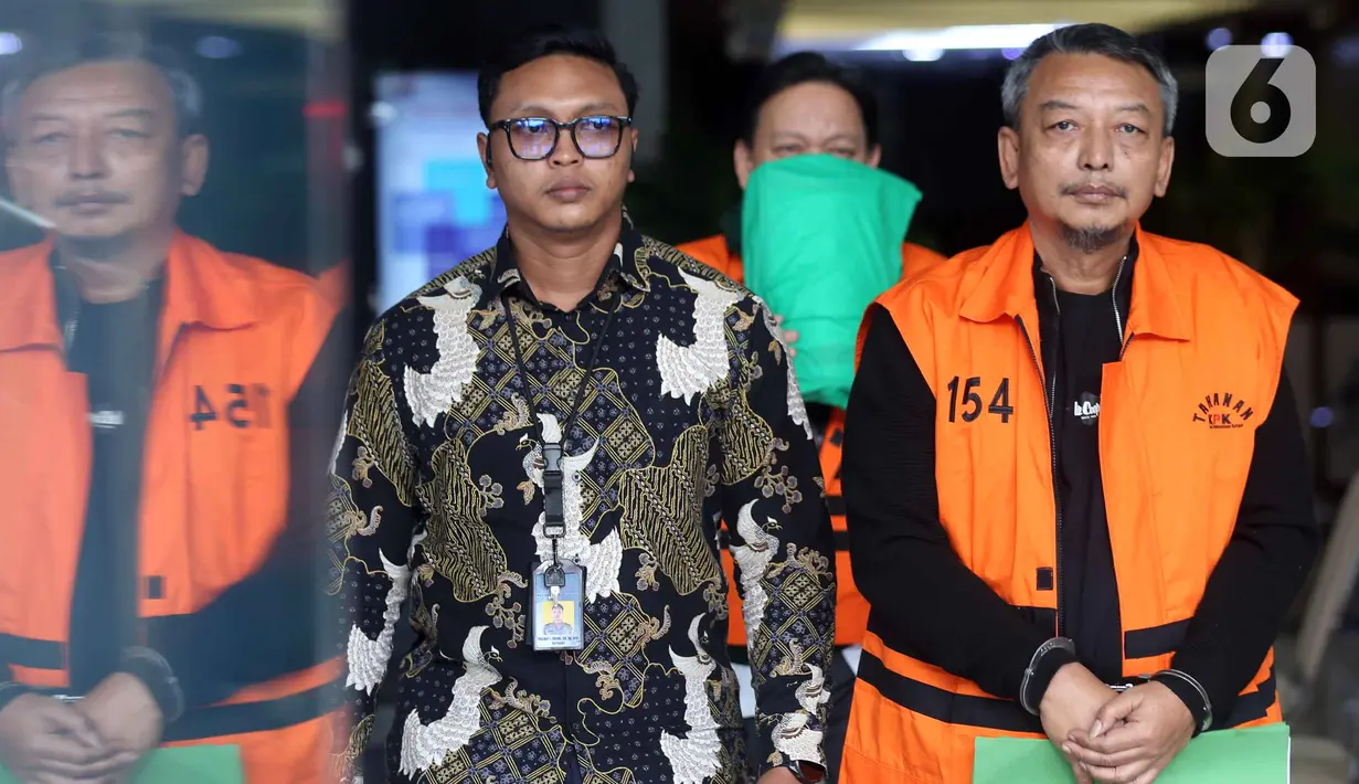 I Wayan Eka Mariarta sempat mengajukan permohonan praperadilan di Pengadilan Negeri Jakarta Selatan, namun gugatannya ditolak pada 20 April 2026. Tampak dalam foto, tersangka kasus dugaan korupsi sengketa lahan, I Wayan Eka Mariarta (kanan), usai menjalani pemeriksaan lanjutan di Gedung Merah Putih Komisi Pemberantasan Korupsi (KPK), Jakarta, Selasa (5/5/2026). (Liputan6.com/Helmi Fithriansyah)