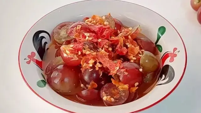 Resep rujak kuah pindang anggur merah. (dok. Cookpad @Cp_bali_asti)
