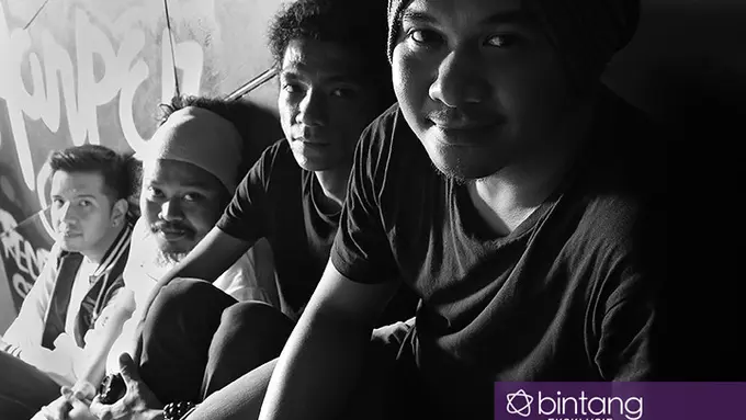 [Bintang] Eksklusif Payung Teduh 5