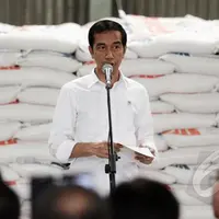 Lihat apa yang dilakukan oleh Jokowi kepada santri asal Pekalongan yang salah menyebutkan nama 3 menteri ini.
