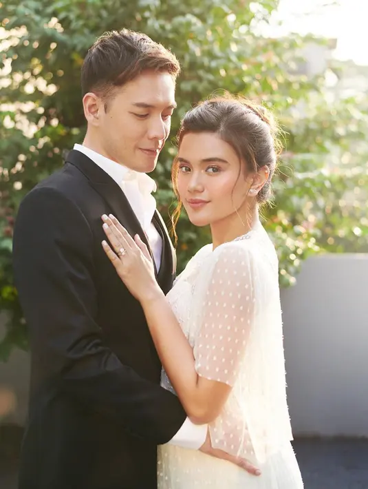 Menuju menjadi orang tua, Audi pun mulai belajar dengan cara mengikuti kelas parenting atau bertanya ke orang yang lebih berpengalaman. Terutama sang mama yang pastinya lebih banyak mengetahui. (Instagram/audimarissa)