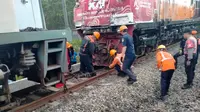 KA Taksaka relasi Stasiun Gambir-Yogyakarta tertemper truk di Perlintasan Sebidang (JPL 714) antara Stasiun Sentolo-Rewulu, Rabu (25/9/2024) pukul 03:52 WIB. (dok: KAI)