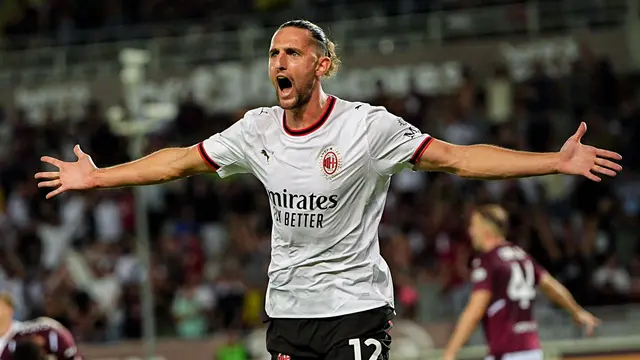 Pemain AC Milan Adrien Rabiot