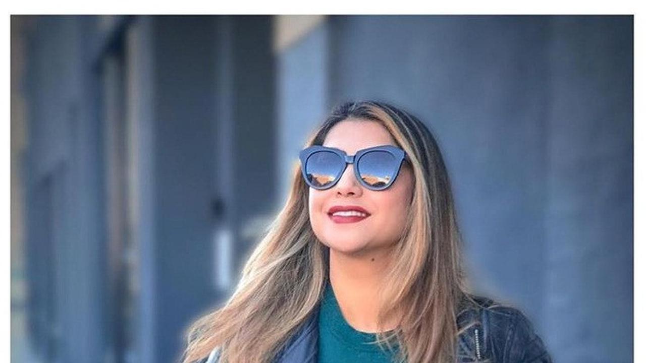 Genap 43 Tahun, Ini 7 Gaya Penampilan Sarah Azhari Bak ABG