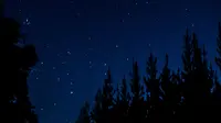 Ilustrasi bintang, malam hari. (Photo by Akhil Lincoln on Unsplash)