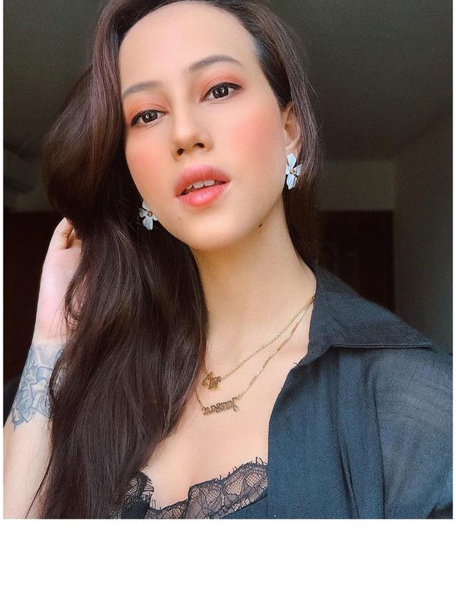 7 Pesona Janisa Pradja, Wanita yang Resmi Dilamar Mike Lewis