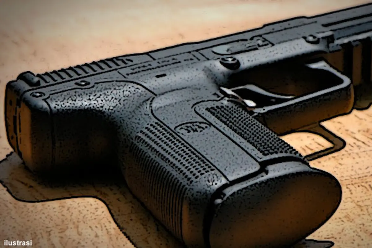 pistol-polisi-130815c.jpg