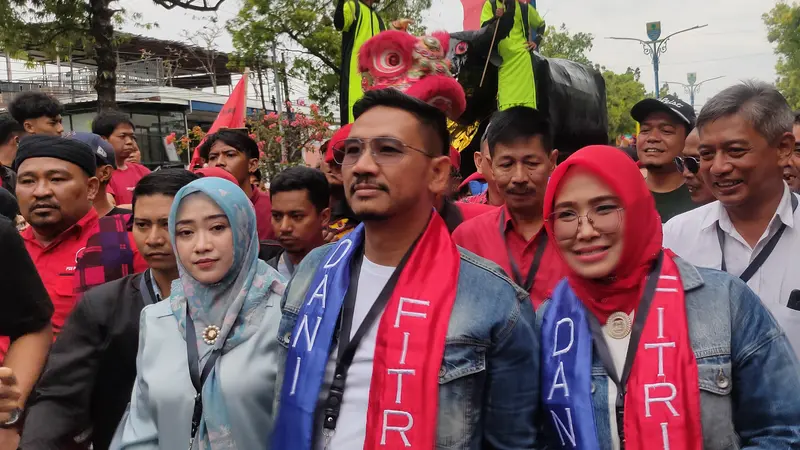 Tampil Dengan Gaya Remaja, Dani-Fitria Bawa Semangat Toleransi di Pilkada 2024 Kota Cirebon