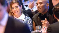Mantan atlet pentolan LA Lakers, Kobe Bryant mengumumkan kabar kebahagiaan. Vanessa Laine Bryant tengah hamil anak ketiga. (AFP/Bintang.com)