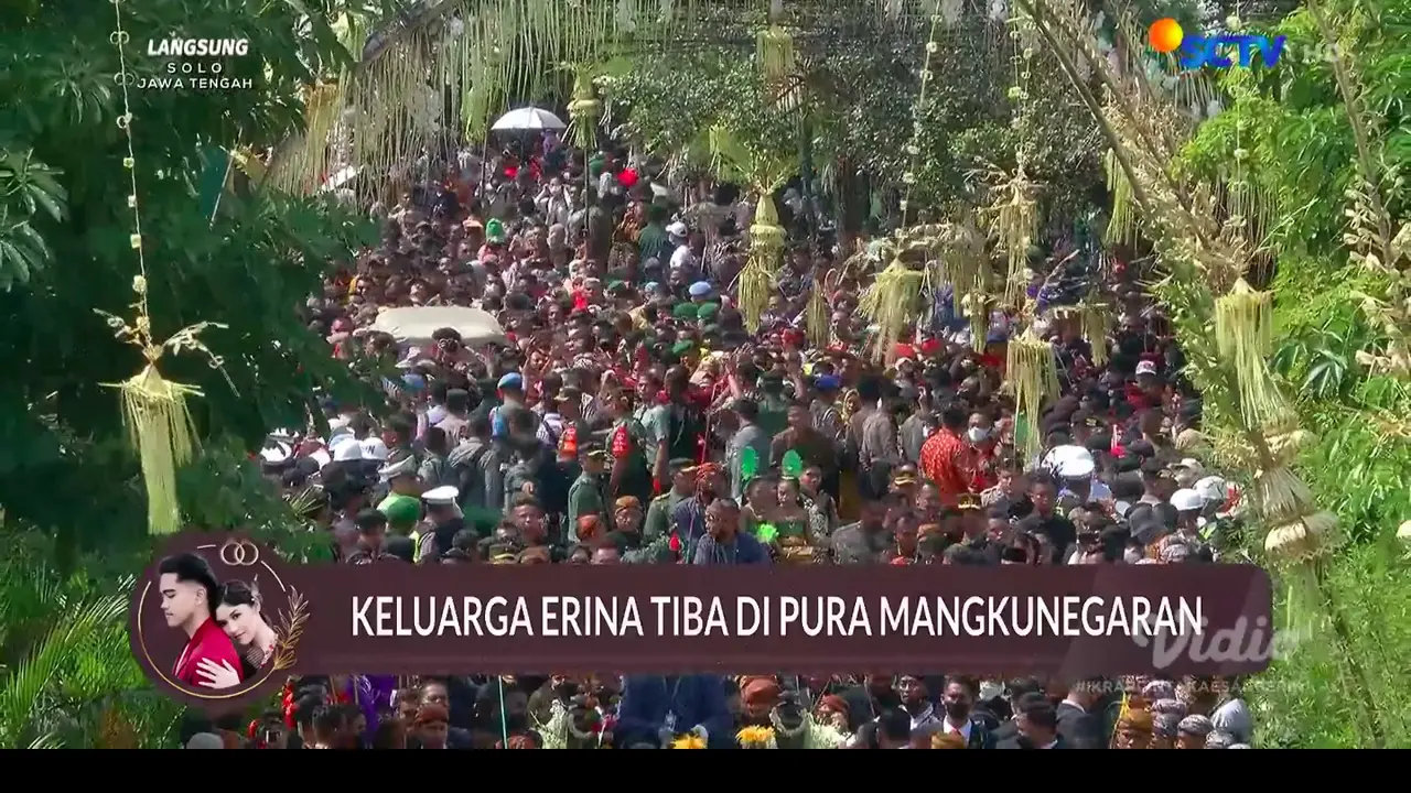 Rombongan Kirab Pengantin Kaesang Pangarep-Erina Gudono Disambut Meriah Warga Masyarakat. (vidio.com/sctv)