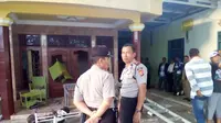 Sedikitnya 120 rumah warga Blok Bojong, Desa Curug, rusak parah karena diamuk ribuan massa. (Liputan6.com/Panji Prayitno).