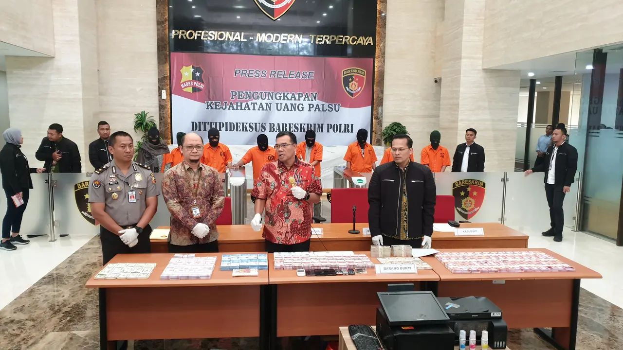 uang palsu