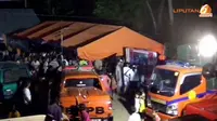 Dievakuasi, Ketua DPRD Solok Berjalan Kaki Meski Lemah