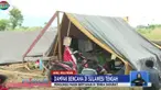 Mereka tak bisa kembali ke rumah lantaran akses jalan yang hancur dan sebagian besar rumah tak bisa lagi ditempati.