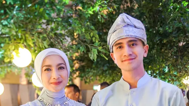 Penampilan Desy Ratnasari di Resepsi Pernikahan Putri Zulhas Jadi Sorotan, Disebut Awet Muda. (instagram/desyratnasariterdepan)