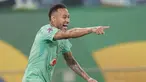 Penyerang Brasil Neymar tertawa saat sesi latihan menjelang matchday 3 Kualifikasi Piala Dunia 2026 zona CONMEBOL, di Cuiaba, Brasil, Selasa, 10 Oktober 2023. (AP Photo/Andre Penner)