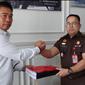 Berkas tersebut diterima oleh Kasi pidana umum (Pidum) Muhammad Erlangga di Kantor Kejaksaan Negeri Lampung Tengah.