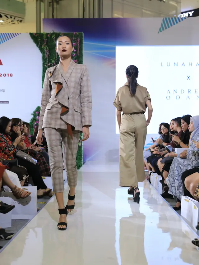 Inspirasi Busana Perempuan Modern dari Luna Habit x Andreas Odang di Fimela Fest 2018