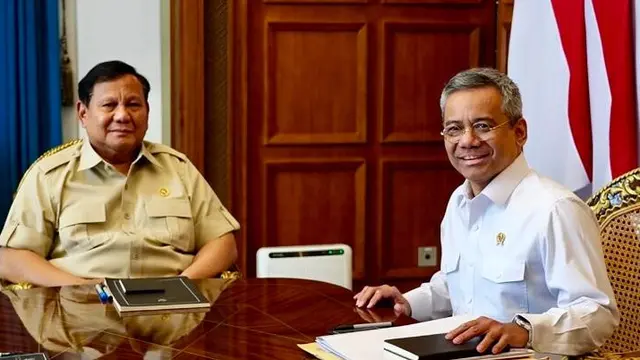 Presiden Prabowo Subianto dan Menteri Keuangan Suahasil Nazara. (Biro Pers Sekretariat Presiden)