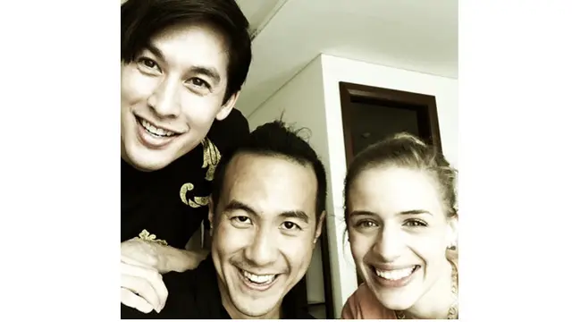 Jarang Pamer Kemesraan, Ini 6 Potret Daniel Mananta Bareng Istri Bulenya
