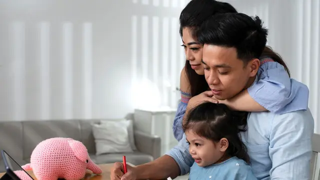 Agar Anak Tidak Mudah Tersinggung, Ini Cara Orangtua Mengajarkan Si Kecil Menghadapi Kritik dengan Tenang