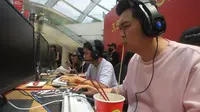 Bersantap Tanpa Berhenti Bermain Game dengan Mi Sepanjang 3,5 Meter