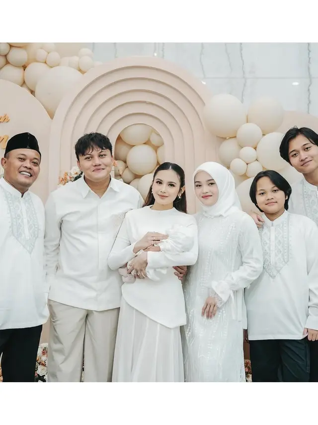 6 Potret Keluarga Mahalini dan Rizky Febian di Akikah Baby Selina, Kumpul Lengkap