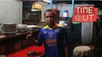 Aremania sangat mengedepankan persaudaraan, seperti yang ditunjukkan pemilik warung pecel di Bulungan, Jaksel ini.