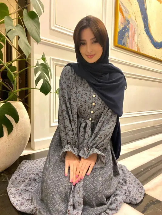 Nggak heran kalau penampilan Sarah Samantha disebut-sebut bak boneka Barbie. (FOTO: instagram.com/saraminti)