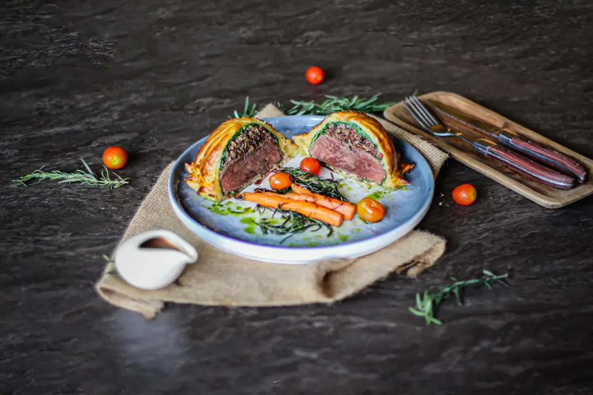 Hidangan Khas Inggris Beef Wellington Kini Bisa Dicicipi di Puncak