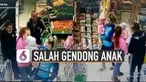 Kejadian lucu terjadi di sebuah supermarket. Ketika seorang ibu salah menggendong anaknya saat sedang belanja.