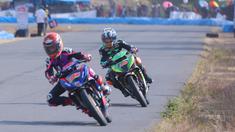 Yamaha Cup Race (YCR) 2024 putaran pertama telah dimulai hari ini Sabtu hingga Minggu di sirkuit Pancasila Karaeng Mallombassang, Pangkep Sulawesi Selatan. (Bola.com/M Iqbal Ichsan)