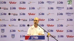 Managing Director NBA Asia Scott Levy, memberi sambutan pada acara Jr. NBA Indonesia Camp 2019 di Cilandak Sports Center, Jakarta, Minggu (31/3). Jr. NBA dibentuk untuk membantu anak-anak Indonesia meningkatkan kesehatan dan mengajarkan nilai kunci olahraga. (Liputan6.com/Fery Pradolo)