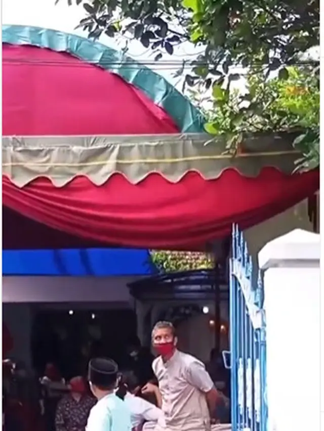 Viral Helikopter Mendarat di Depan Tenda Pernikahan, Bikin Syok Tamu Undangan