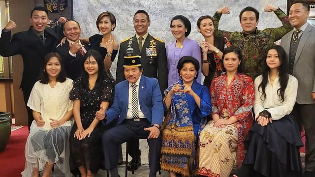 5 Potret Alex Perkasa, Putra Jenderal Andika Perkasa yang Jadi Seorang Dokter