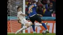 Pemain Chelsea lainya adalah Cesar Azpilicueta. Dia merupakan bek senior Chelsea yang telah menjajal kekuatan Italia dalam laga semifinal Piala Eropa. Sayang Spanyol harus kandas dari Italia melalui babak adu penalti. (Foto: AFP/Pool/Frank Augstein)