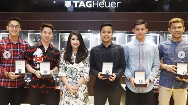 Usai Ditraktir Belanja, Jonatan Christie dkk Dihadiahi Jam Mewah