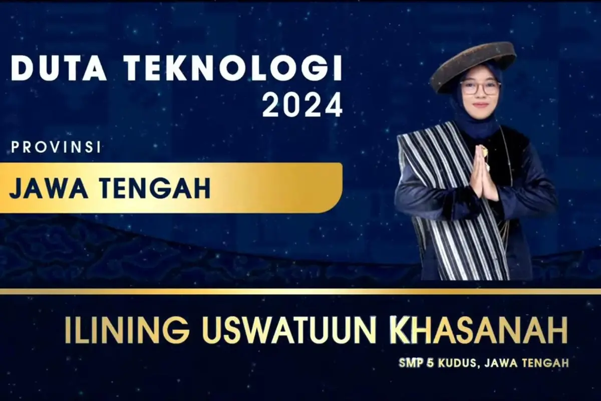Ilining Uswatuun Khasanah guru SMP Negeri 5 Kudus ditahbiskan sebagai Duta Teknologi 2024 oleh Kemendikbudristek bersamaan Hari Guru Nasional. (istimewa)