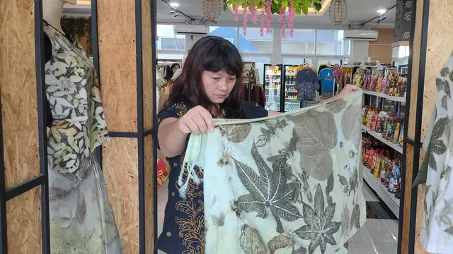 Ecoprint Batik Cirebon Mengalir Sampai Jauh