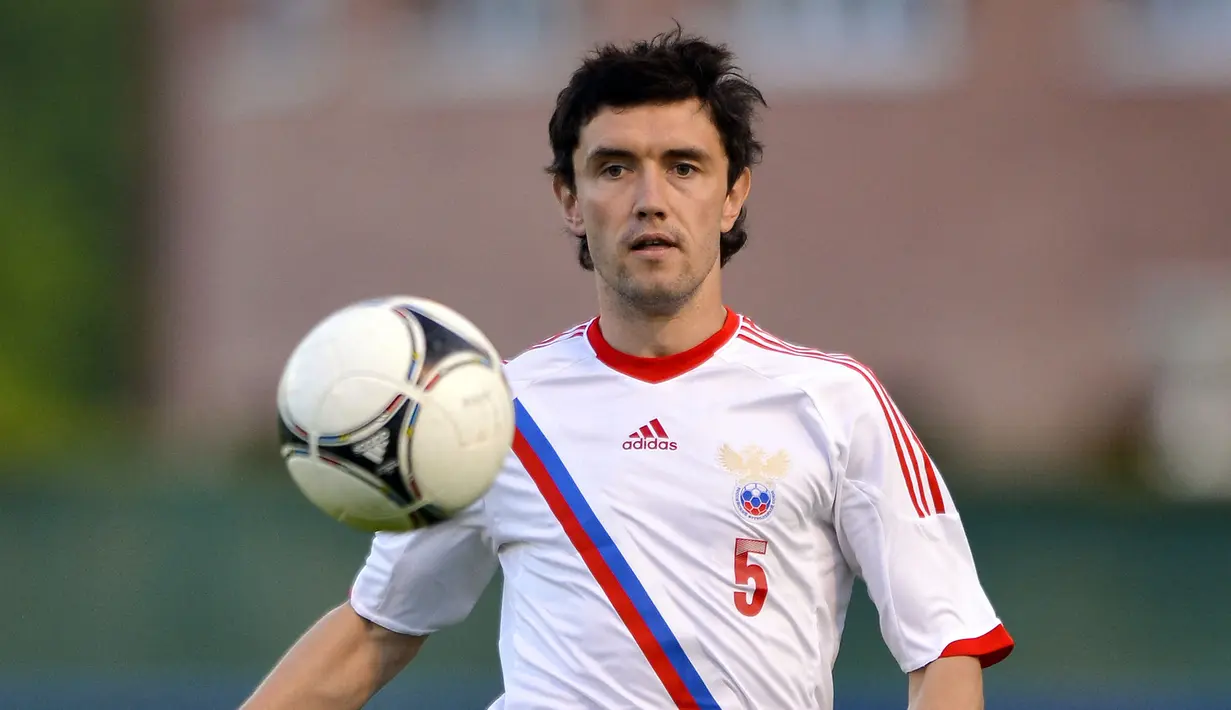 Yuri Zhirkov (Rusia) – Pemain gaek kedua diisi oleh pemain Zenith Saint Petersburg ini. Usianya saat ini 37 tahun dan pada bulan Agustus akan menginjak 38 tahun. Karirnya di tim nasional dimulai pada tahun 2004 bersama Timnas U21. (Foto: AFP/Fabrice Coffrini)