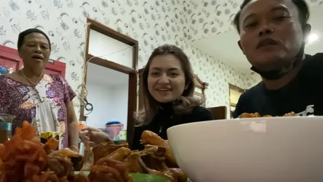 6 Momen Nathalie Holscher Kunjungi Ibu Sule, Langsung Dekat dan Akrab