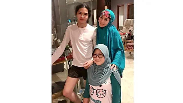 Tak hanya dekat dengan sang kakak, Cyntia juga dekat dengan anak-anak Maia.