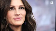 Julia Roberts membuat sejarah baru. Bintang film Pretty Woman itu dinobatkan sebagai Wanita Tercantik Sedunia untuk kelima kalinya.